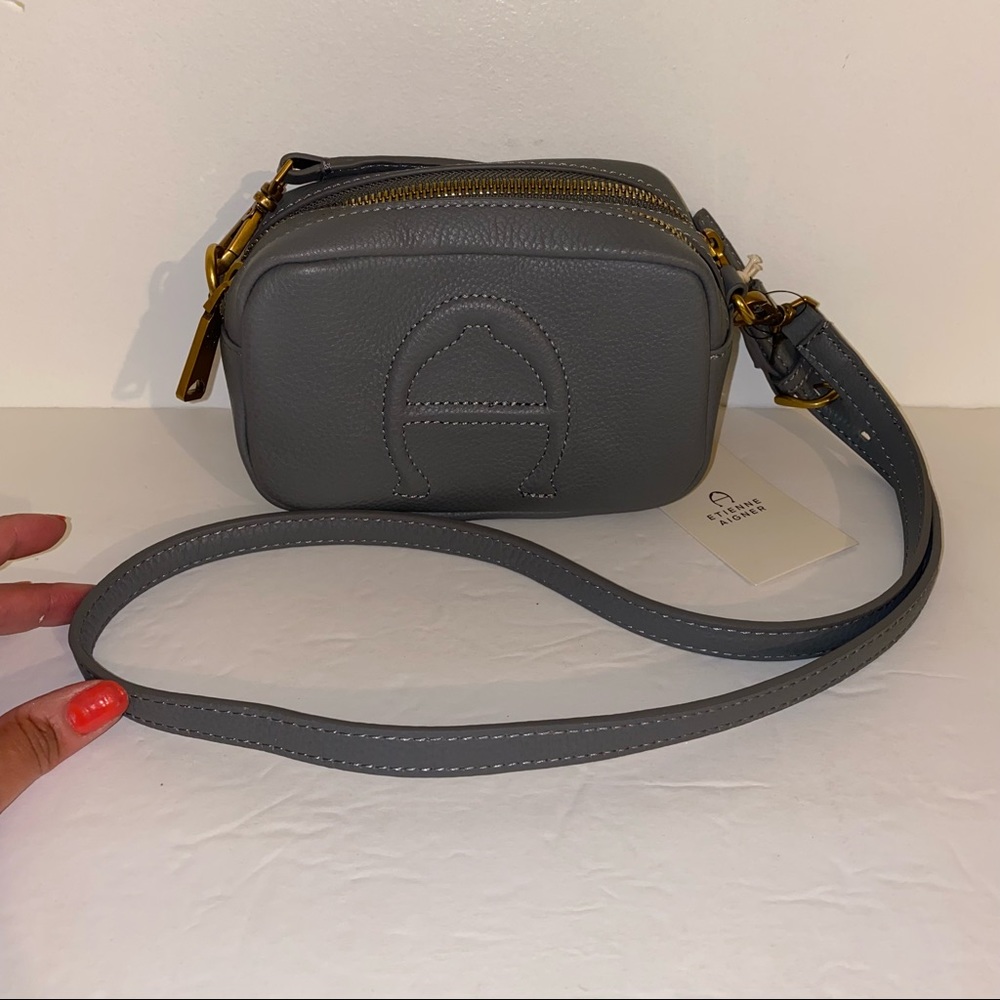 Etienne Aigner - Adeline Mini Ca Double Zip Crossbody Camera bag βslateβ gray π - Picture 2 of 15